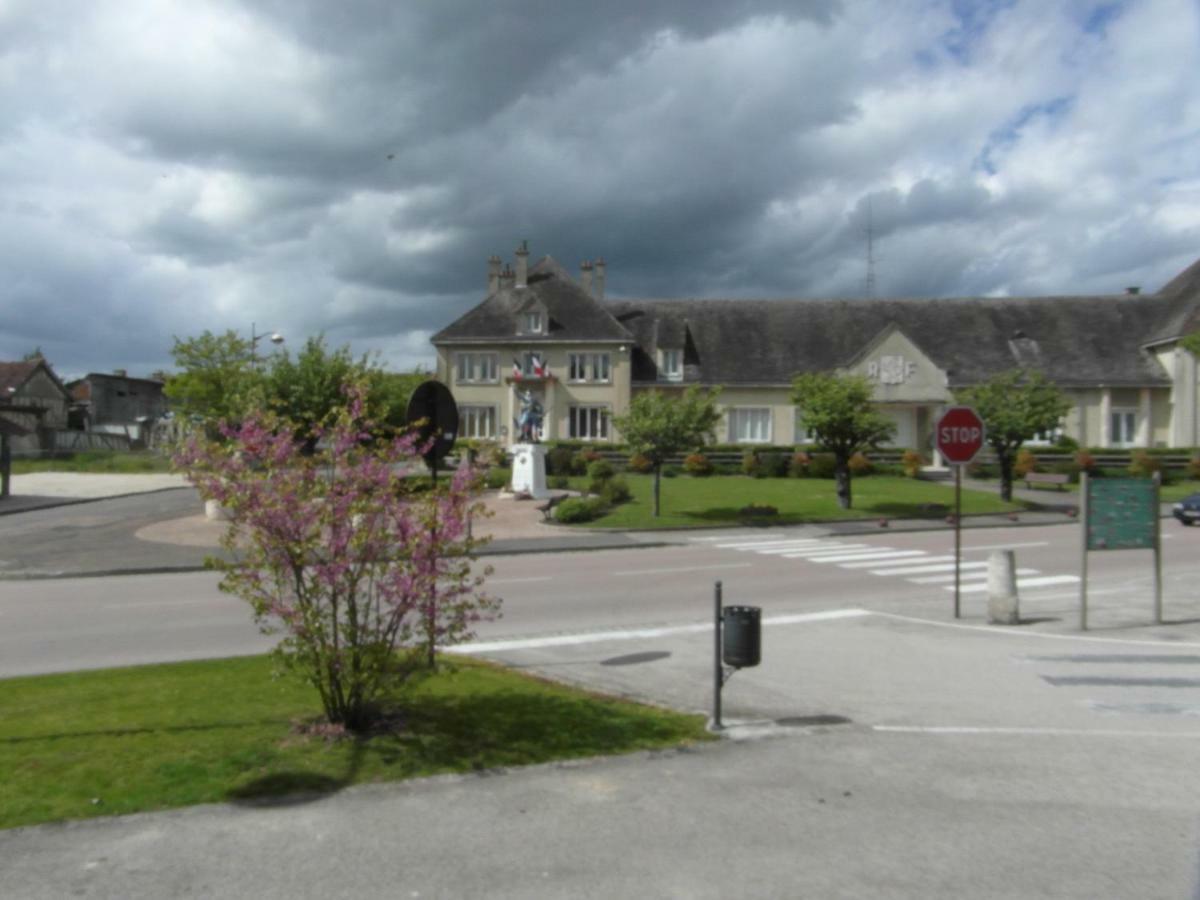 Le Breuil Hotell Piney Exteriör bild